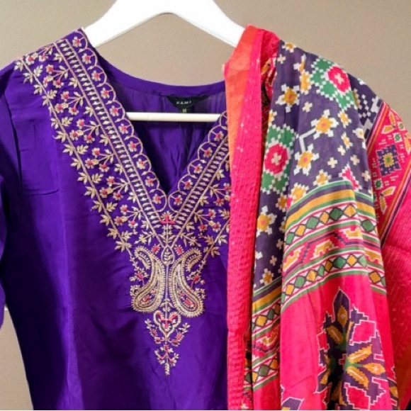 Pakistani/ Indian Purple and Red Women's cotton embroidered salwar Kameez - Picture 3 of 4